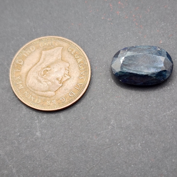 Natural Blue Sapphire - Picture 4 of 4